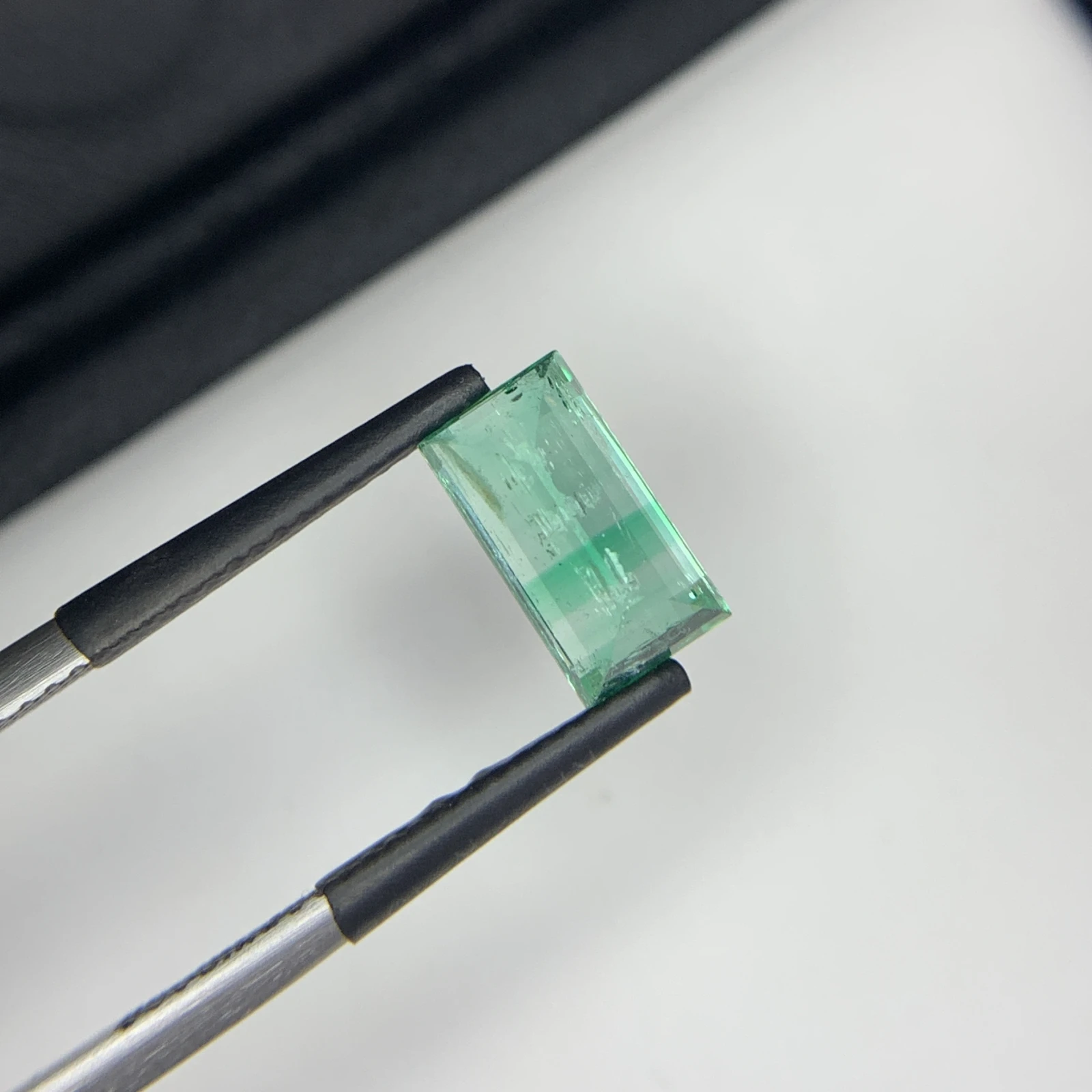 Natural Green Emerald 2.43 Carat Faceted Rectangular Cut Loose Gemstone — view 11